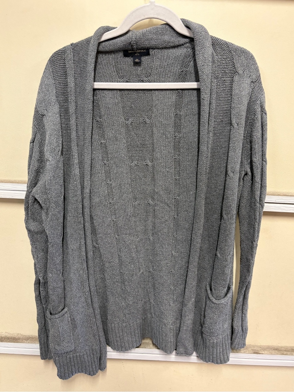 Banana Republic Gray Open-Front Knit Cardigan with large front pockets